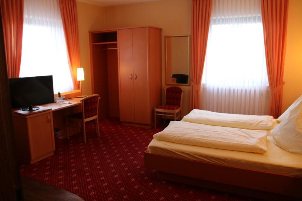 Landgasthof Hotel Bechtel Zella Bagian luar foto